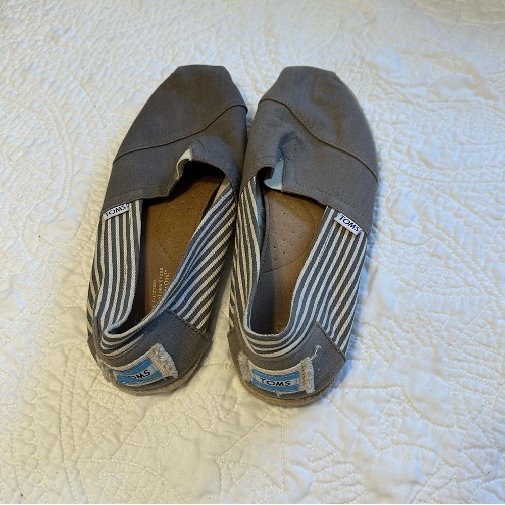 10M Women’s Striped Toms